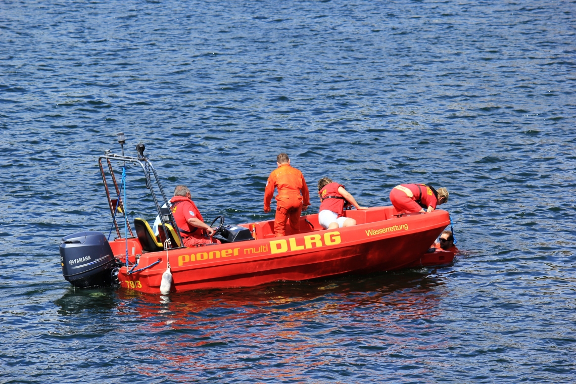 Einer der vermissten Schwimmer konnte nur noch tot geborgen werden 